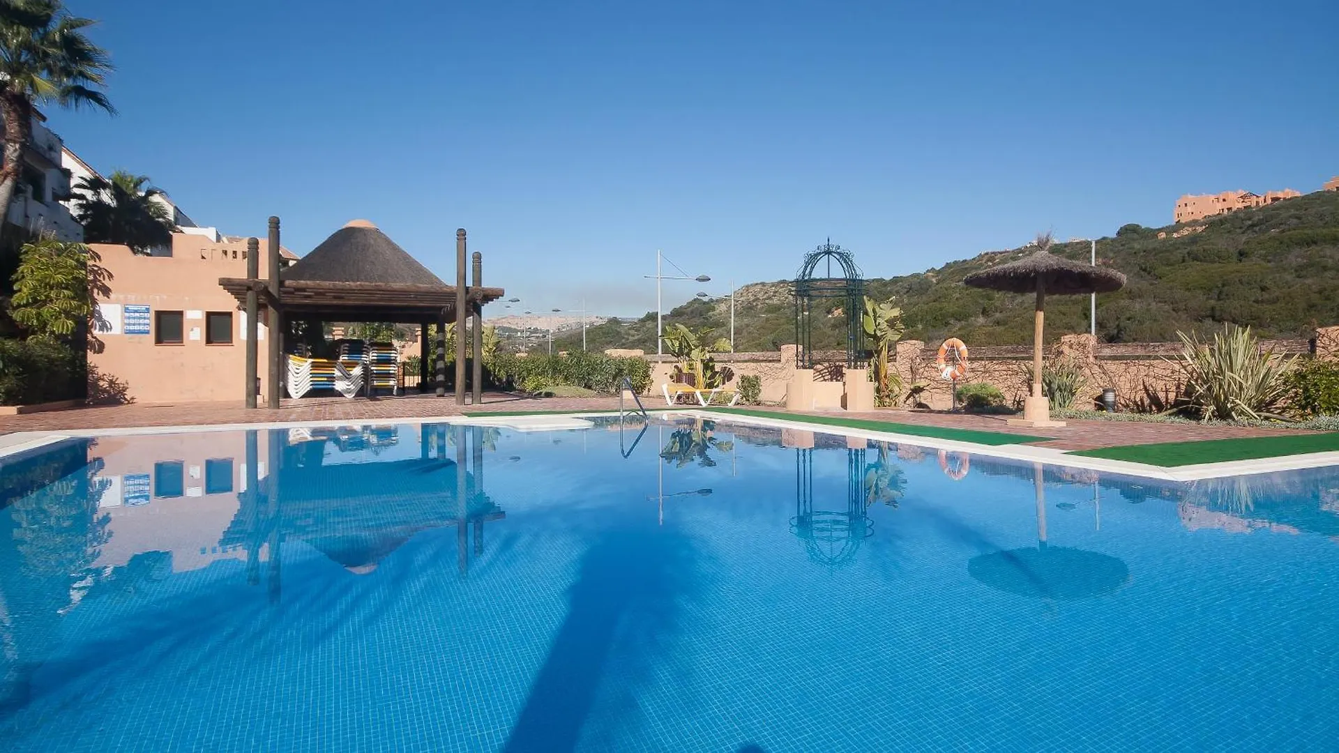 Contactos de Superb 3 Beds Duquesa Port